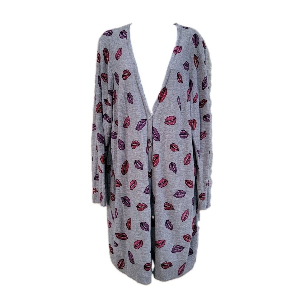 Torrid button front boyfriend cardigan lips Novelty print Sz 3X